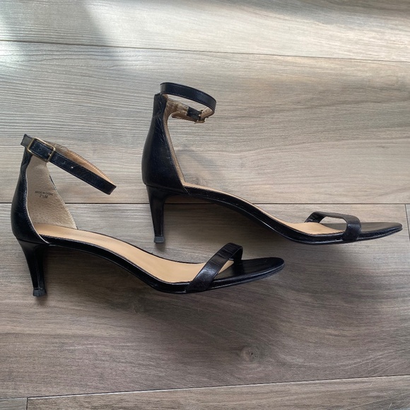 Banana Republic Black Strappy Heels 7.5 - Picture 2 of 9